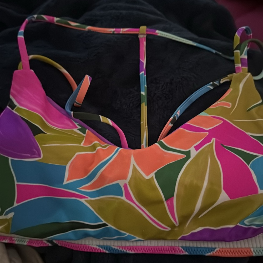 Hurley Tropical Floral Bikini Top in Pink, Orange, Blue, Green